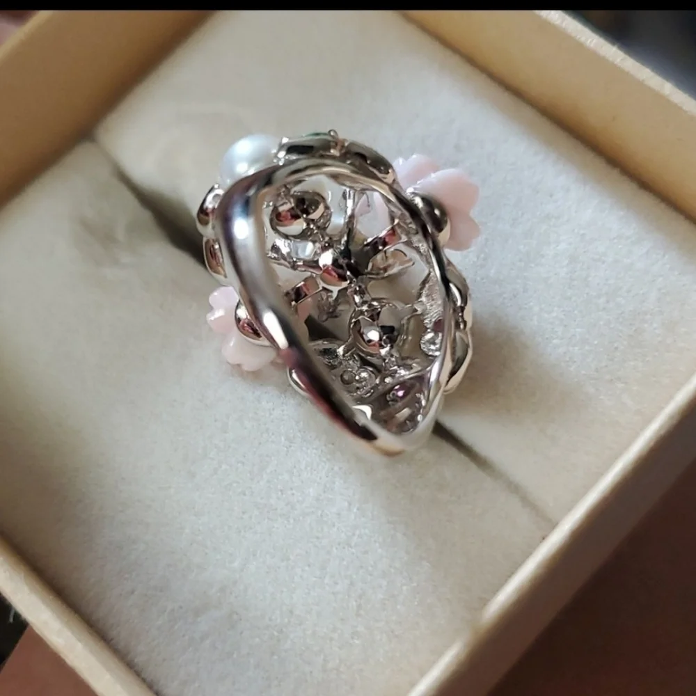 Jardin Mother Of Pearl Pearl Amethyst Apatite Ring